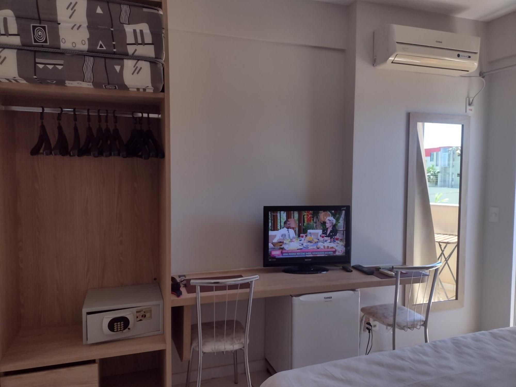 Aparthotel Golden Dolphin Express à Caldas Novas Extérieur photo